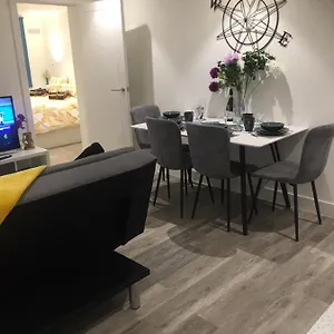 Stylish Apartment, & Town 2 Min Walk Apartment Bournemouth
